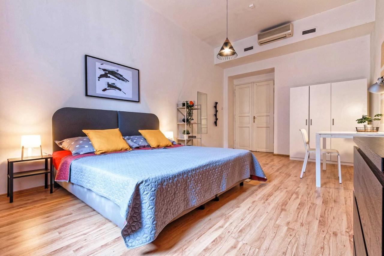 At I.p.pavlova Apartment Prag